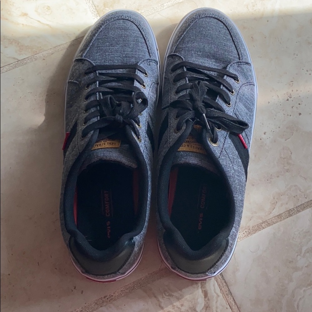 MENS SIZE 13 LEVIS